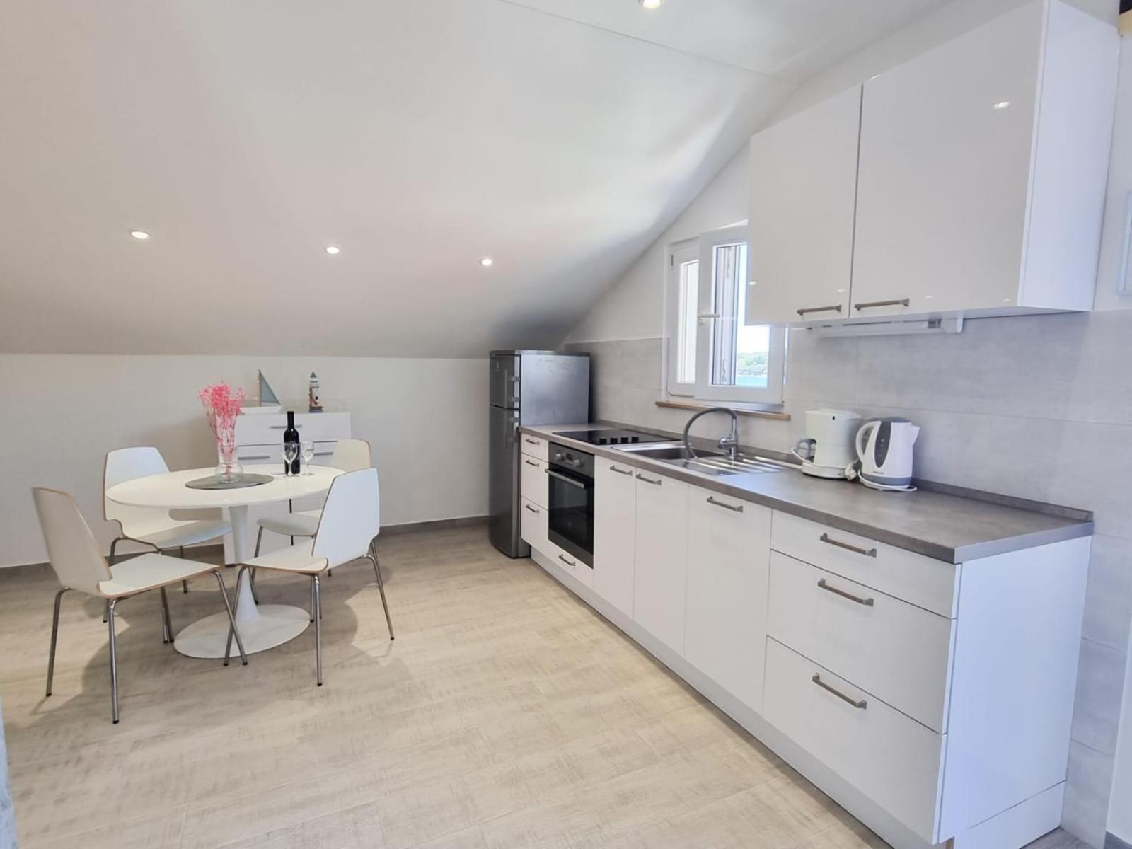 Apartments Miovic โมลูนัท ภายนอก รูปภาพ